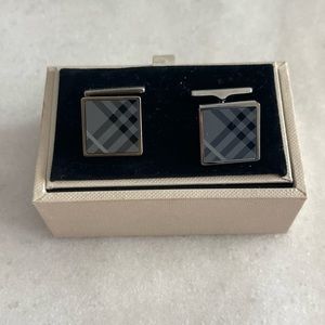 Burberry Nova Plaid Check Enamel Square Cufflinks Black Gray Flaw